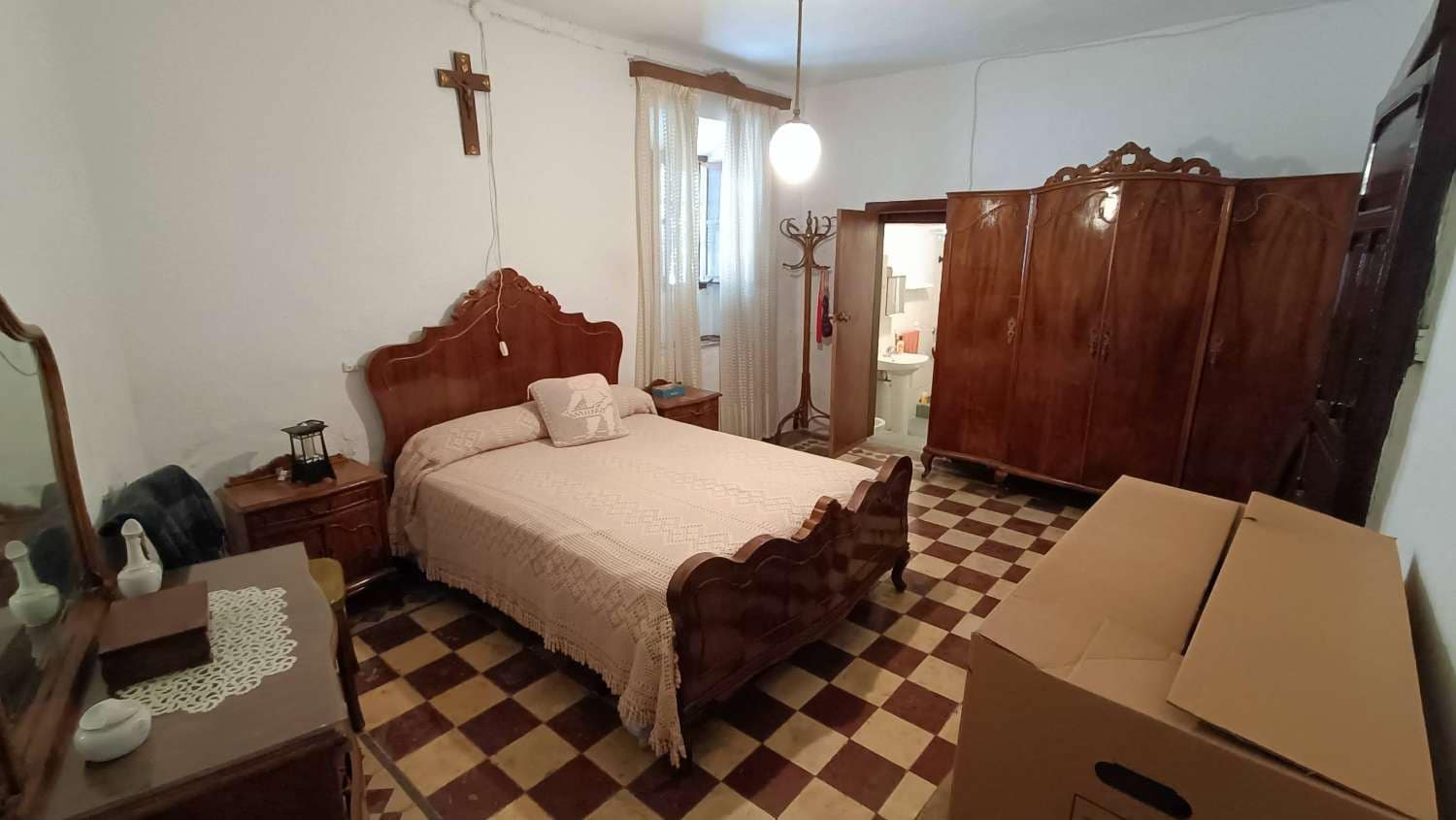 5 soveværelse Byhus til salg i Cacin - € 80.000 (Ref: 8295295)