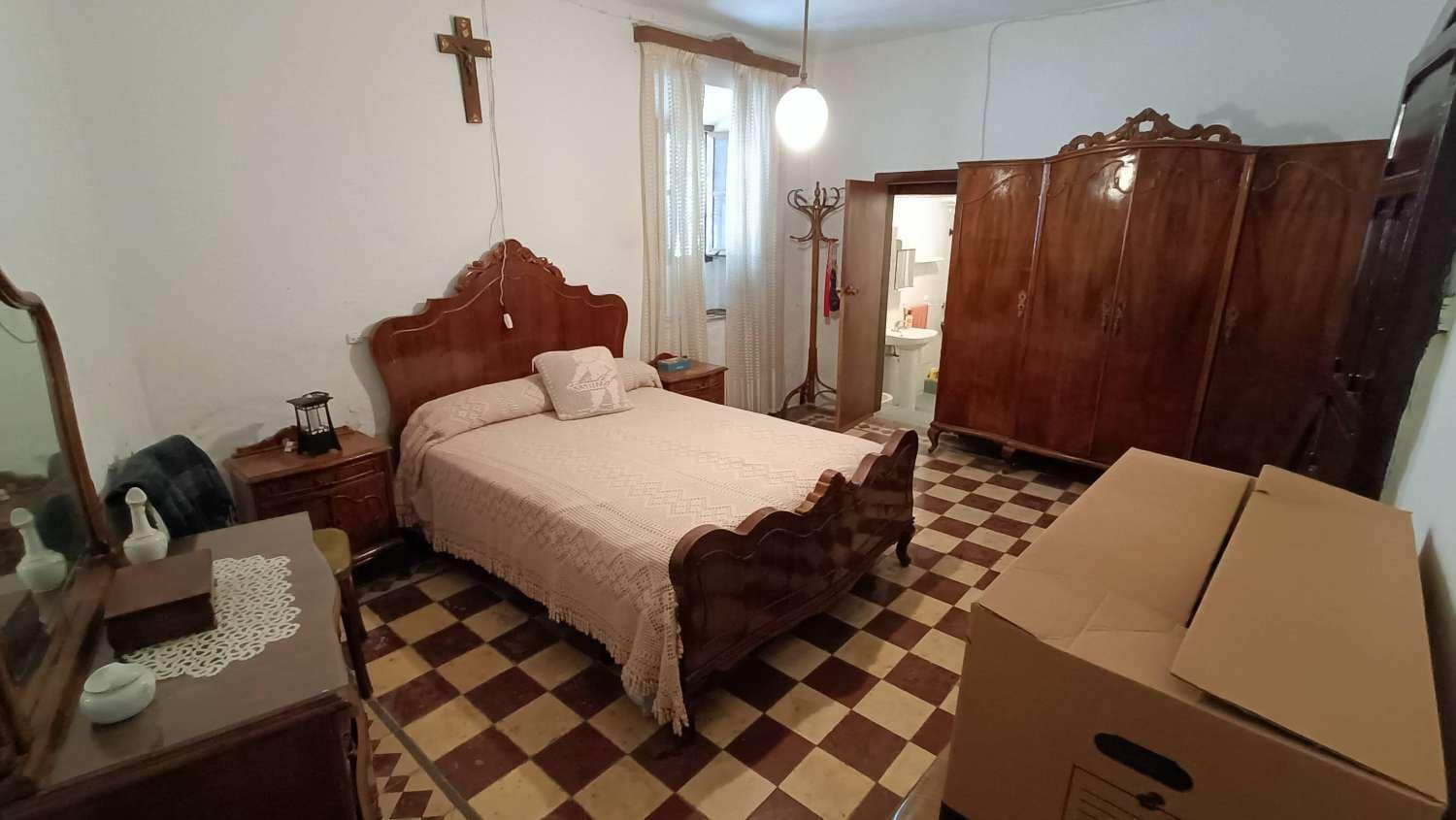 5 soveværelse Byhus til salg i Cacin - € 80.000 (Ref: 8295295)