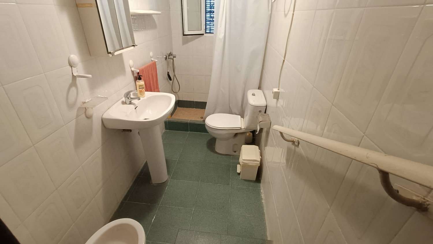 5 soveværelse Byhus til salg i Cacin - € 80.000 (Ref: 8295295)