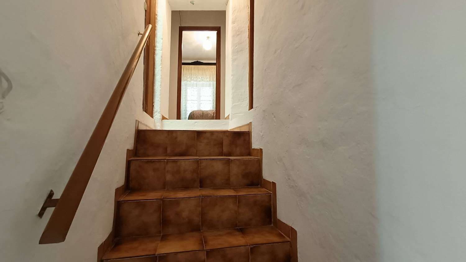 5 soveværelse Byhus til salg i Cacin - € 80.000 (Ref: 8295295)