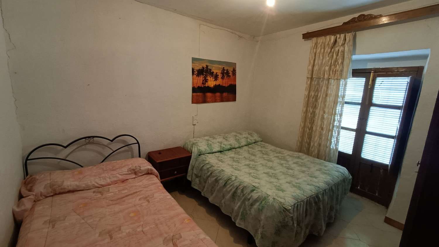 5 soveværelse Byhus til salg i Cacin - € 80.000 (Ref: 8295295)