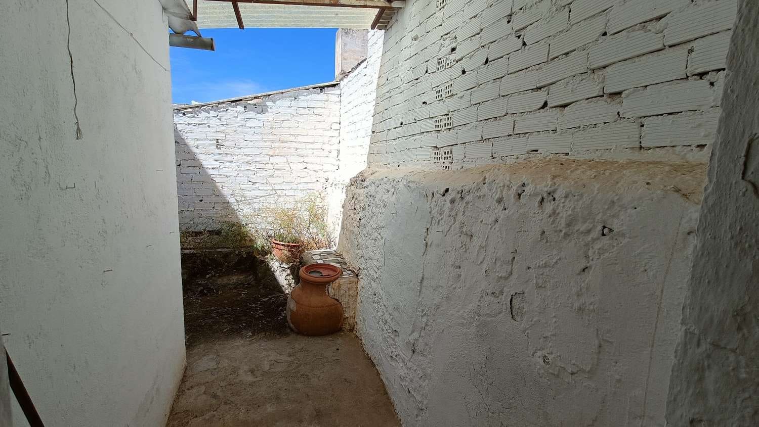 5 soveværelse Byhus til salg i Cacin - € 80.000 (Ref: 8295295)