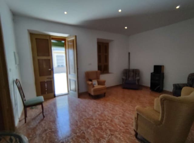 4 makuuhuone Omakotitalo myytävänä paikassa Illora - 128 000 € (Ref: 8322371)