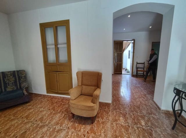 4 makuuhuone Omakotitalo myytävänä paikassa Illora - 128 000 € (Ref: 8322371)