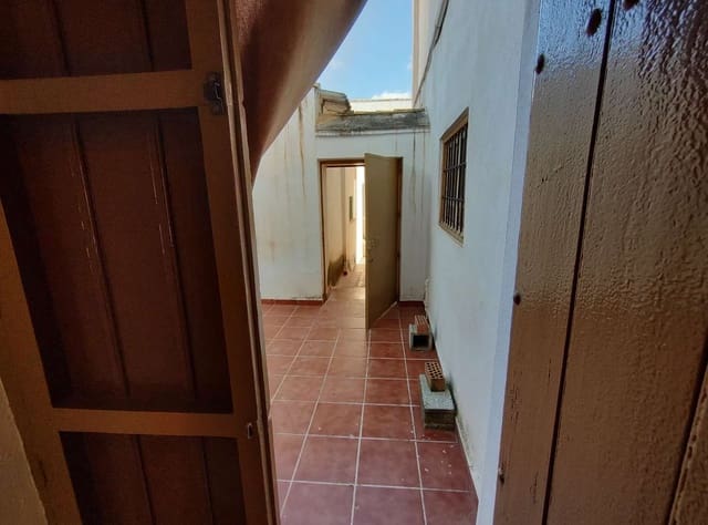 4 makuuhuone Omakotitalo myytävänä paikassa Illora - 128 000 € (Ref: 8322371)