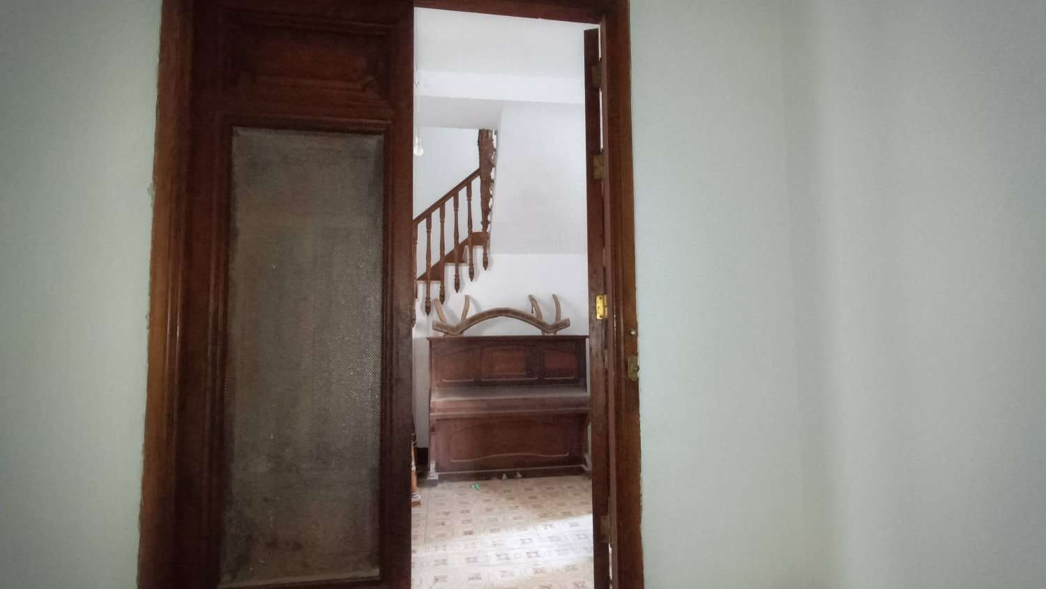 9 soveværelse Byhus til salg i Jayena - € 195.000 (Ref: 8331330)