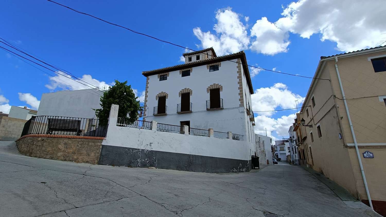 9 soveværelse Byhus til salg i Jayena - € 195.000 (Ref: 8331330)