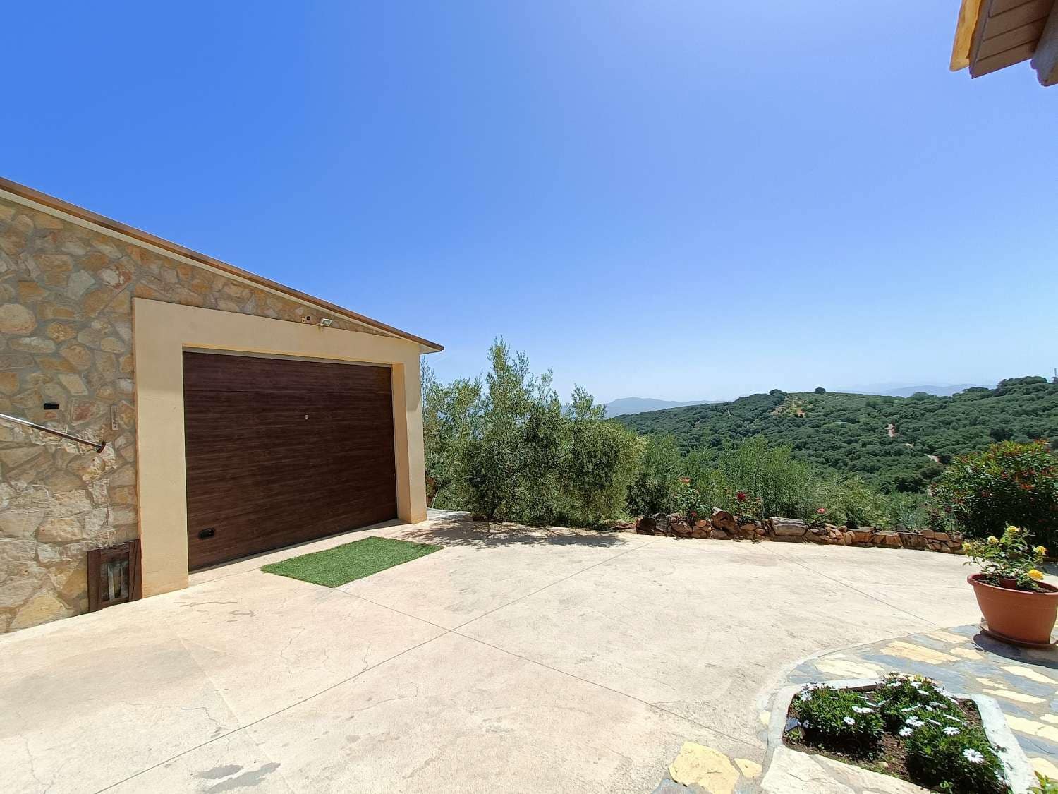 3 soveværelse Finca/Landehus til salg i Alcala la Real med garage - € 459.000 (Ref: 8335111)