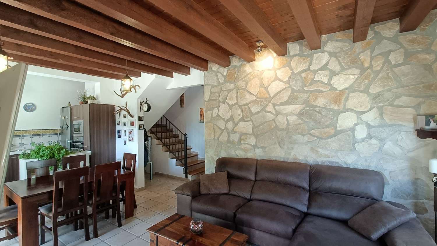 3 soveværelse Finca/Landehus til salg i Alcala la Real med garage - € 459.000 (Ref: 8335111)