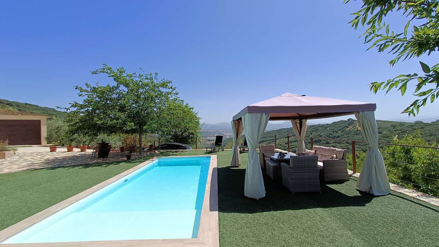 3 soveværelse Finca/Landehus til salg i Alcala la Real med garage - € 459.000 (Ref: 8335111)