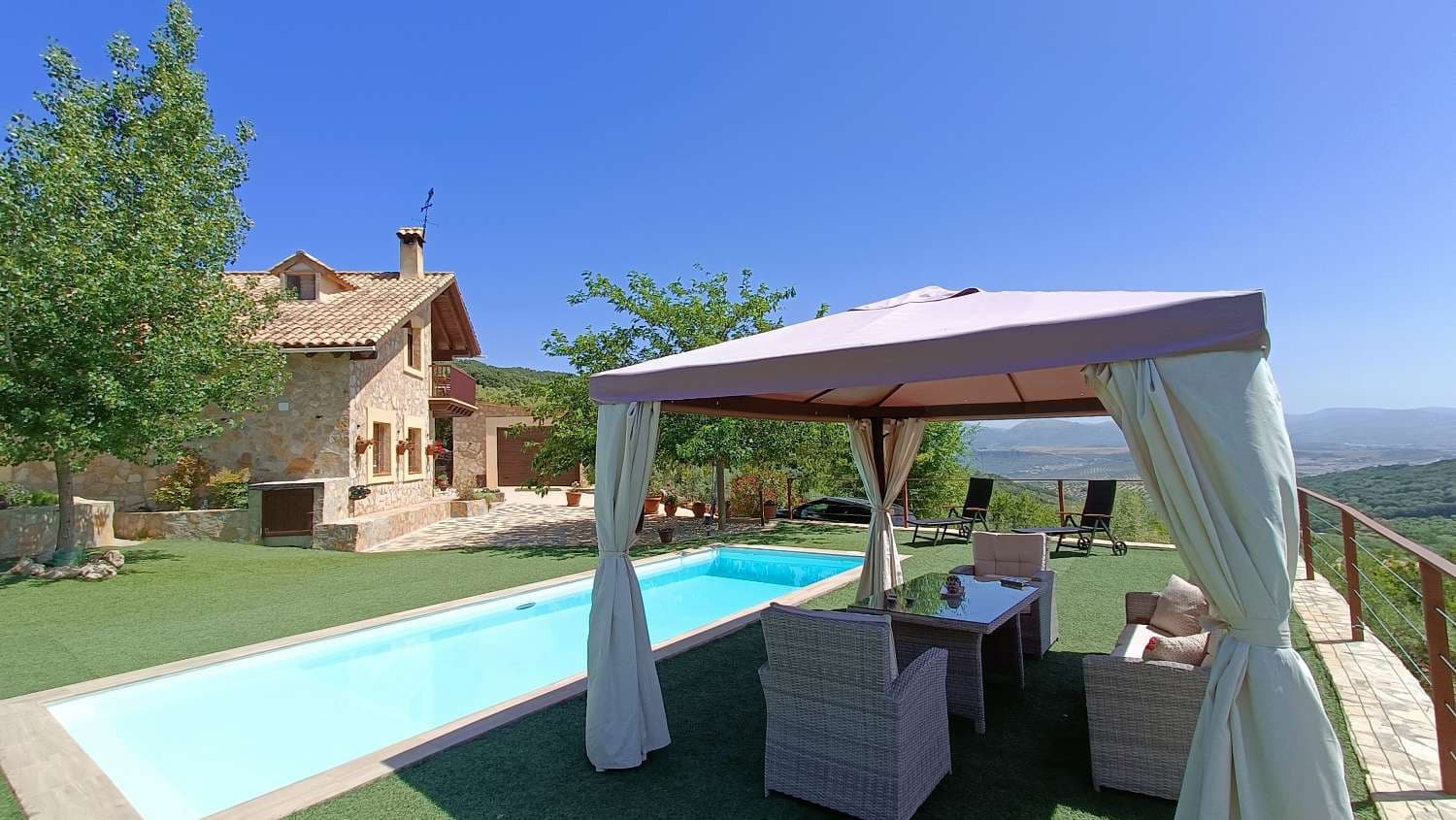 3 soveværelse Finca/Landehus til salg i Alcala la Real med garage - € 459.000 (Ref: 8335111)