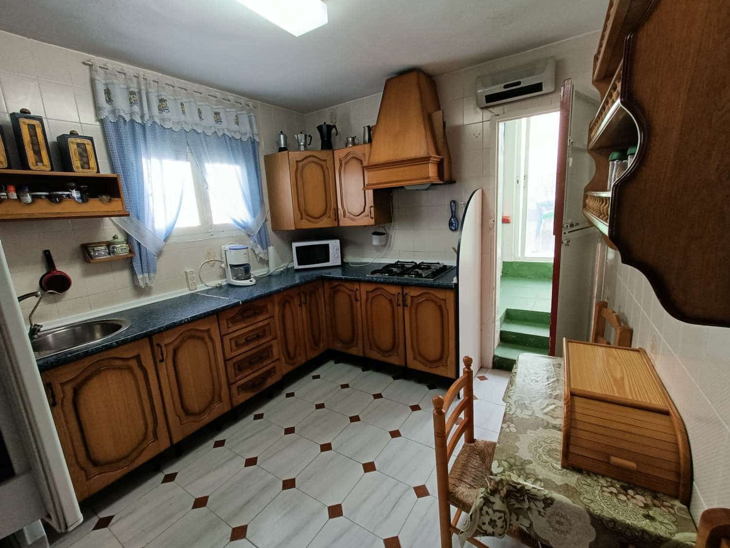 4 soveværelse Byhus til salg i Cacin - € 68.000 (Ref: 8723681)