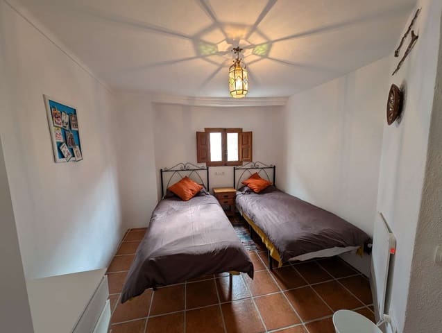 2 slaapkamer Huis te koop in Alhama de Granada met garage - € 160.000 (Ref: 8884033)