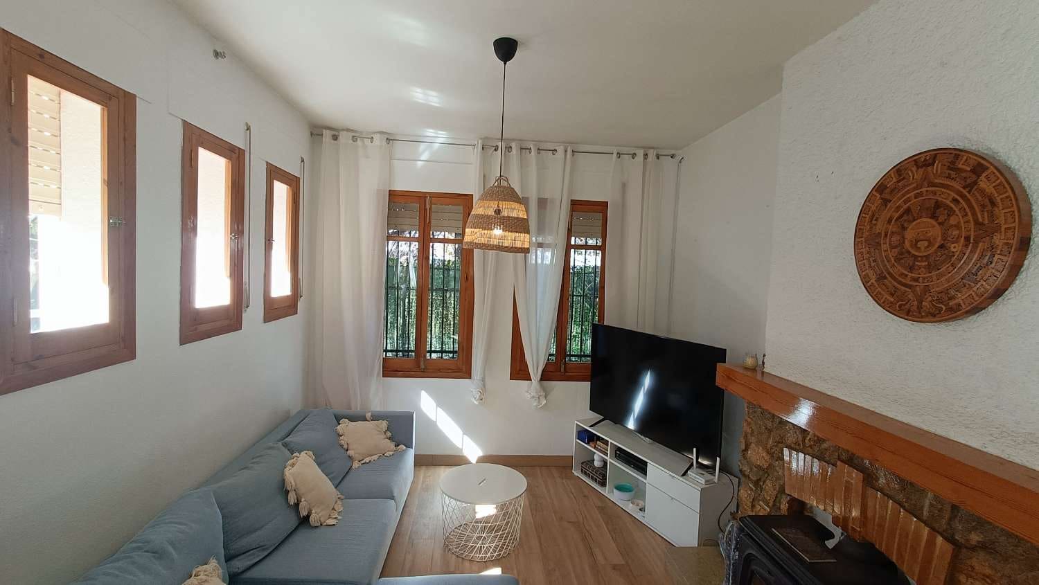 4 soveværelse Byhus til salg i Illora med swimmingpool - € 198.000 (Ref: 8914781)