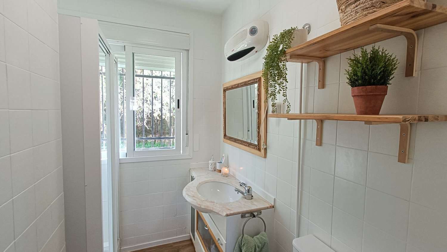 4 soveværelse Byhus til salg i Illora med swimmingpool - € 198.000 (Ref: 8914781)