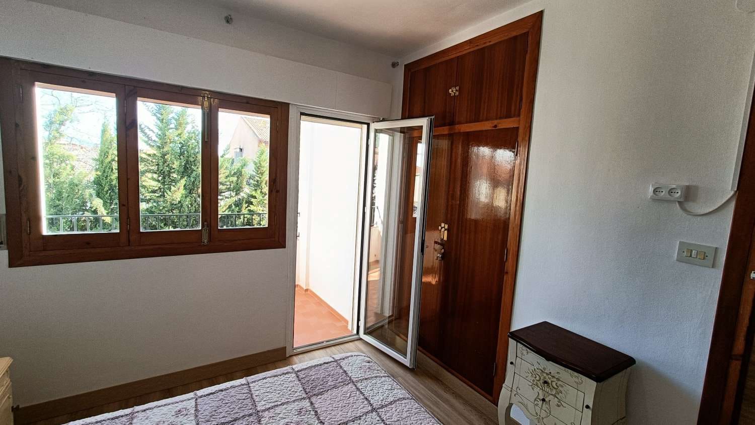 4 soveværelse Byhus til salg i Illora med swimmingpool - € 198.000 (Ref: 8914781)