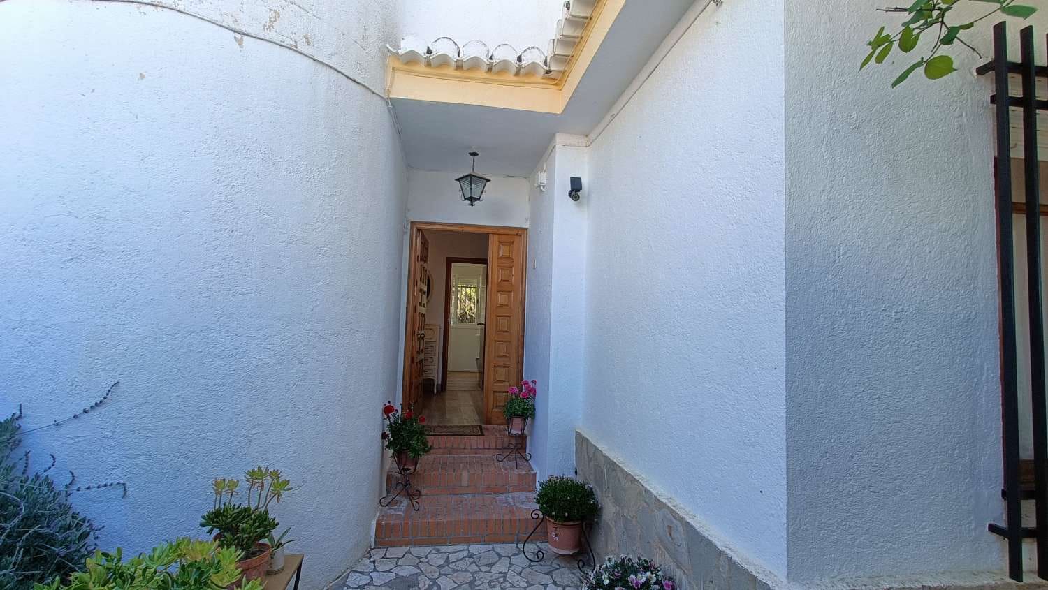 4 soveværelse Byhus til salg i Illora med swimmingpool - € 198.000 (Ref: 8914781)