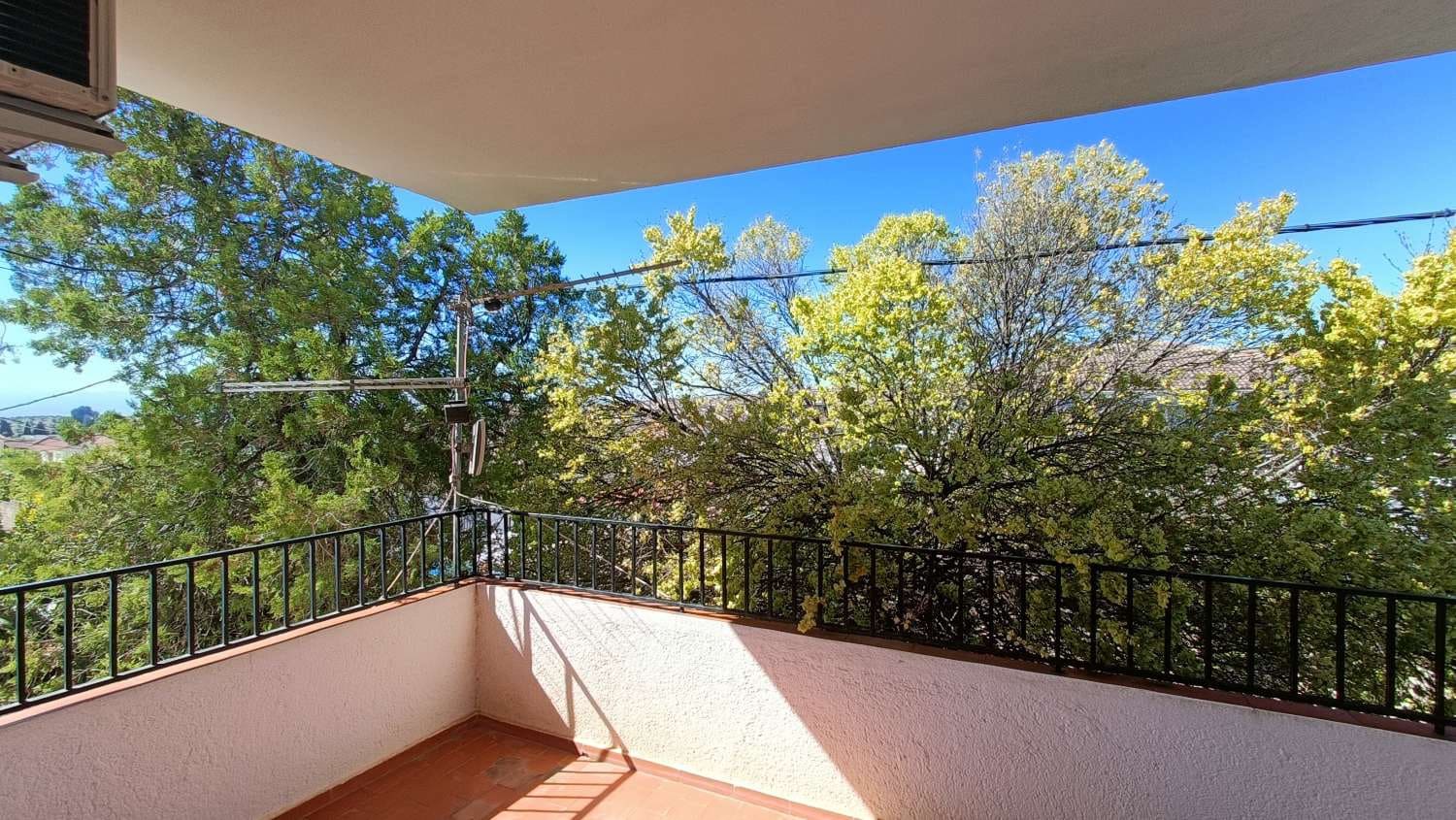 4 soveværelse Byhus til salg i Illora med swimmingpool - € 198.000 (Ref: 8914781)