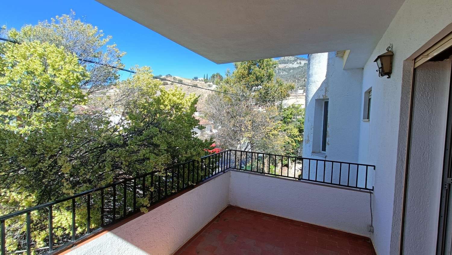 4 soveværelse Byhus til salg i Illora med swimmingpool - € 198.000 (Ref: 8914781)