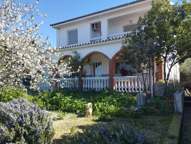 5 soveværelse Byhus til salg i Montefrío - € 275.000 (Ref: 9062091)