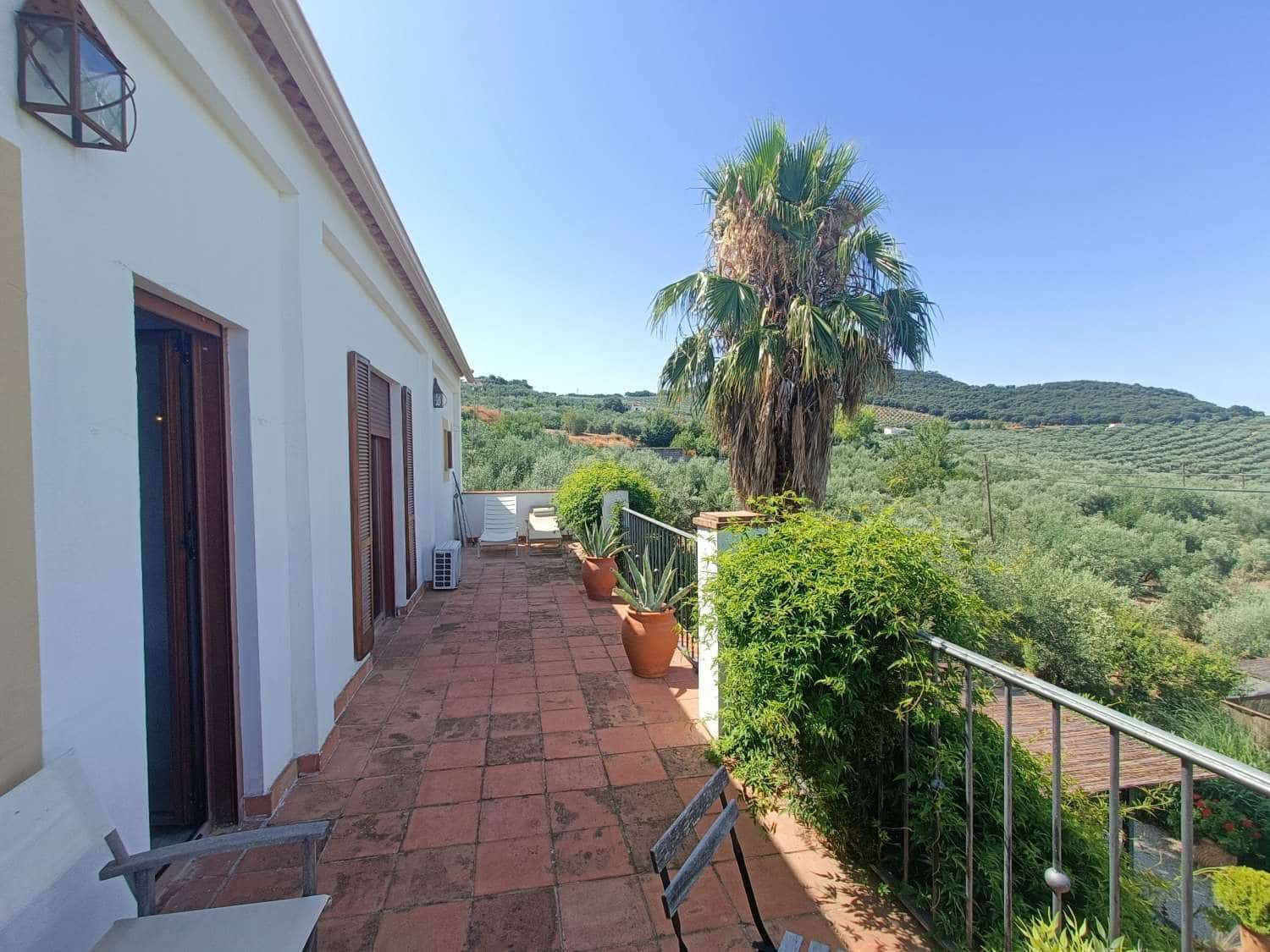 5 soveværelse Finca/Landehus til salg i Loja med swimmingpool - € 449.000 (Ref: 9130259)