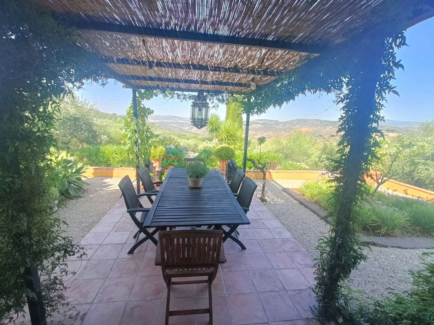 5 soveværelse Finca/Landehus til salg i Loja med swimmingpool - € 449.000 (Ref: 9130259)