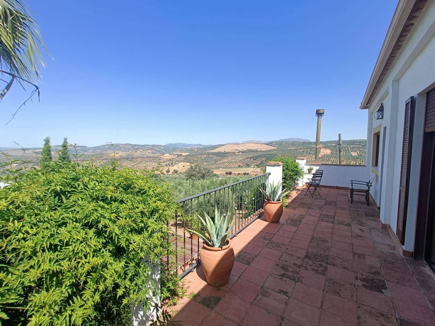 5 soveværelse Finca/Landehus til salg i Loja med swimmingpool - € 449.000 (Ref: 9130259)