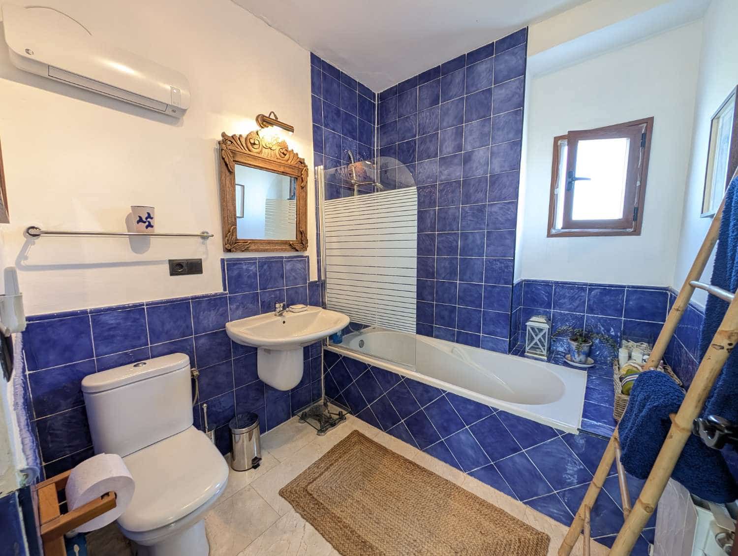 5 soveværelse Finca/Landehus til salg i Loja med swimmingpool - € 449.000 (Ref: 9130259)