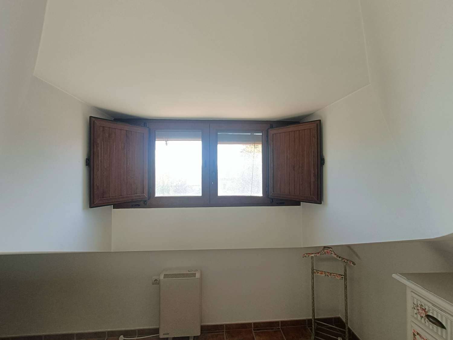 2 bedroom Townhouse for sale in Huetor Tajar with pool - € 540,000 (Ref: 9413558)