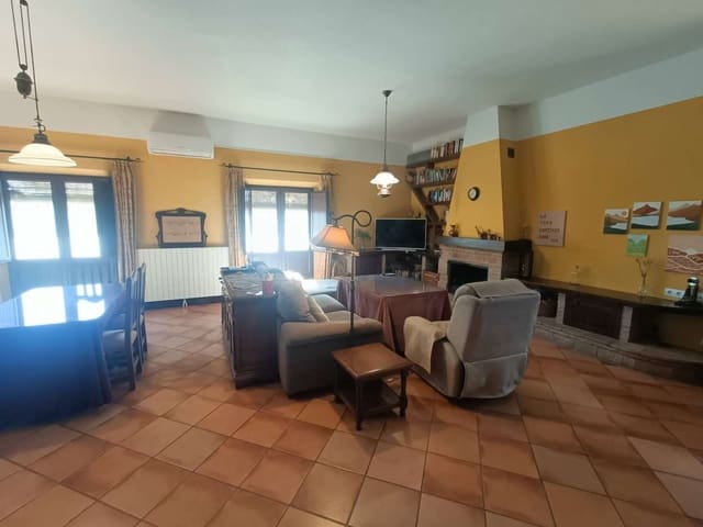 2 slaapkamer Huis te koop in Huétor Tájar met zwembad - € 540.000 (Ref: 9413558)