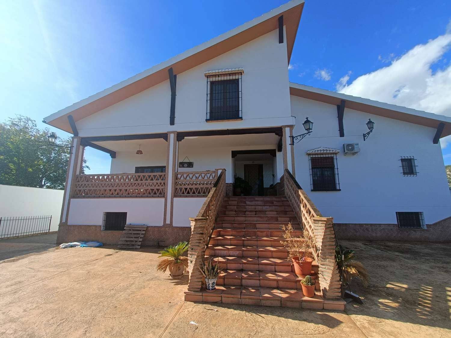 2 bedroom Townhouse for sale in Huetor Tajar with pool - € 540,000 (Ref: 9413558)