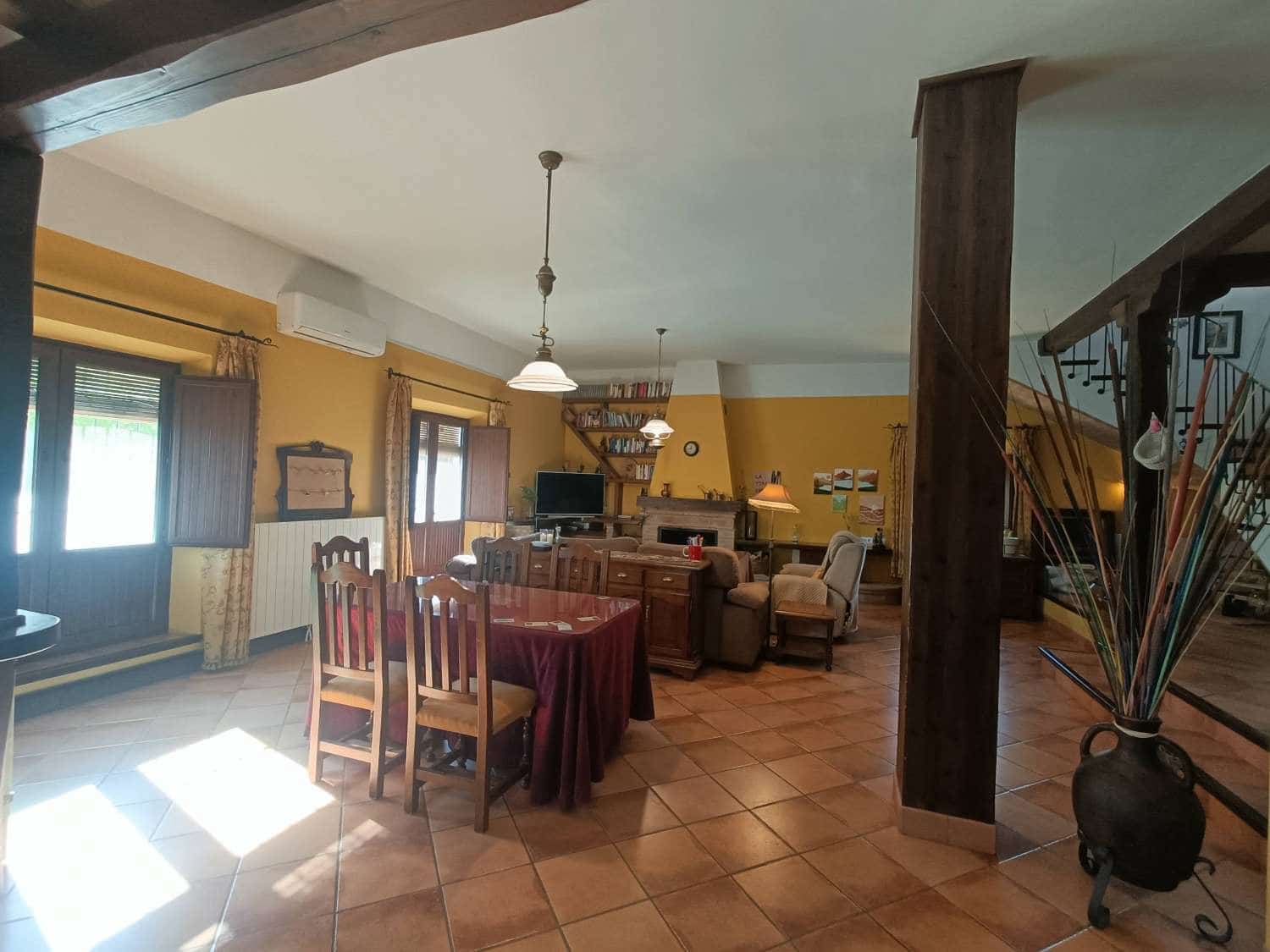 2 bedroom Townhouse for sale in Huetor Tajar with pool - € 540,000 (Ref: 9413558)