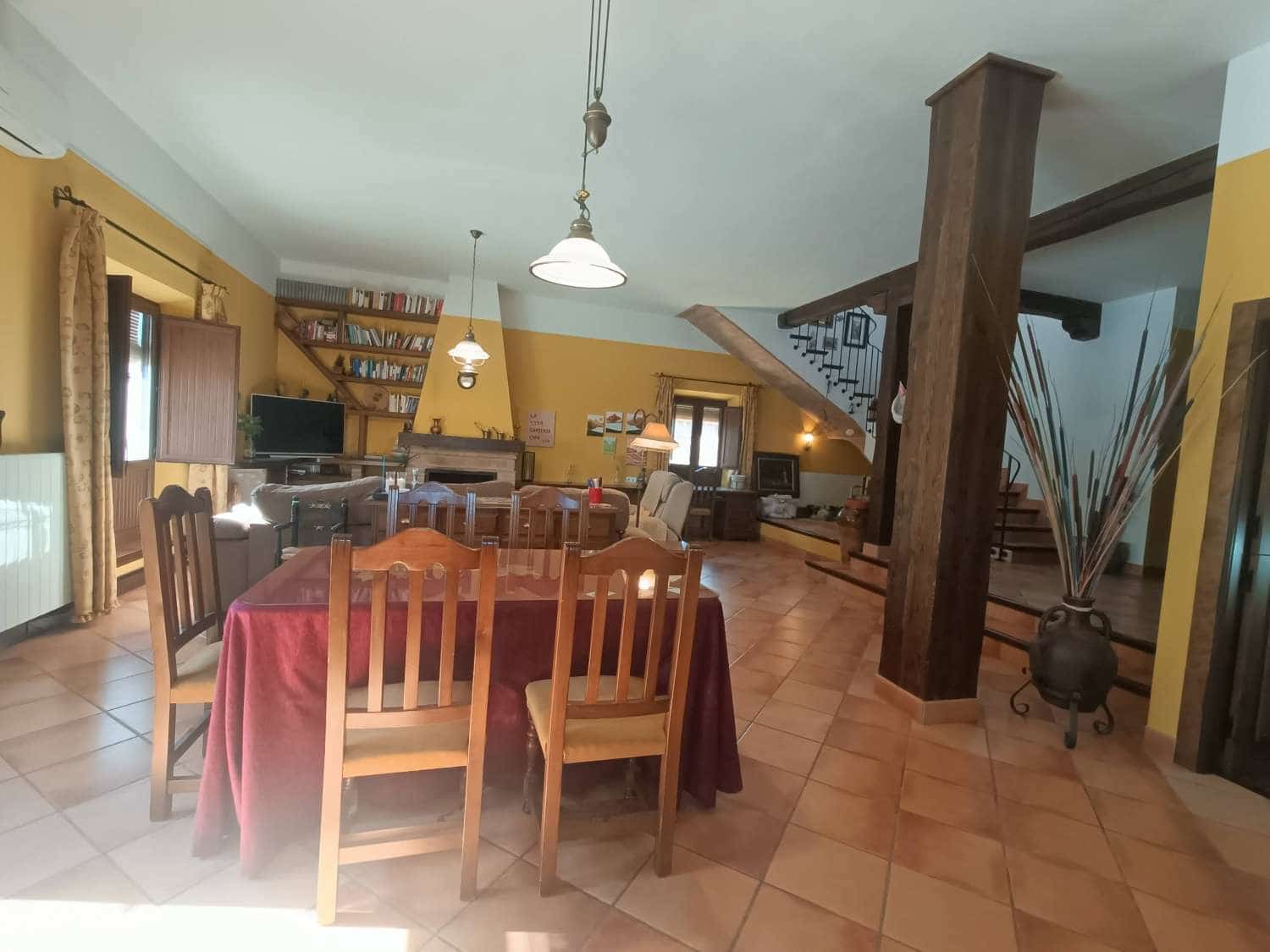 2 bedroom Townhouse for sale in Huetor Tajar with pool - € 540,000 (Ref: 9413558)