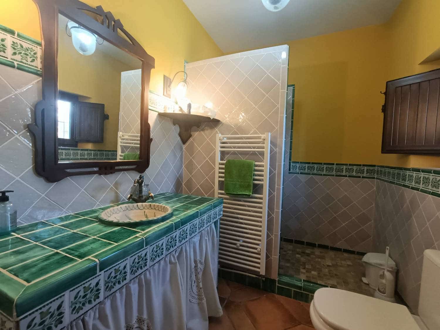 2 bedroom Townhouse for sale in Huetor Tajar with pool - € 540,000 (Ref: 9413558)