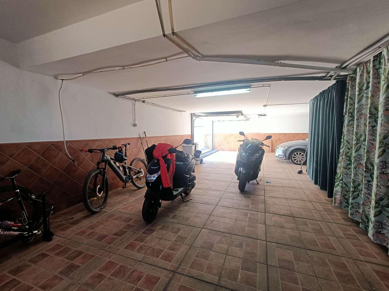 2 bedroom Townhouse for sale in Huetor Tajar with pool - € 540,000 (Ref: 9413558)