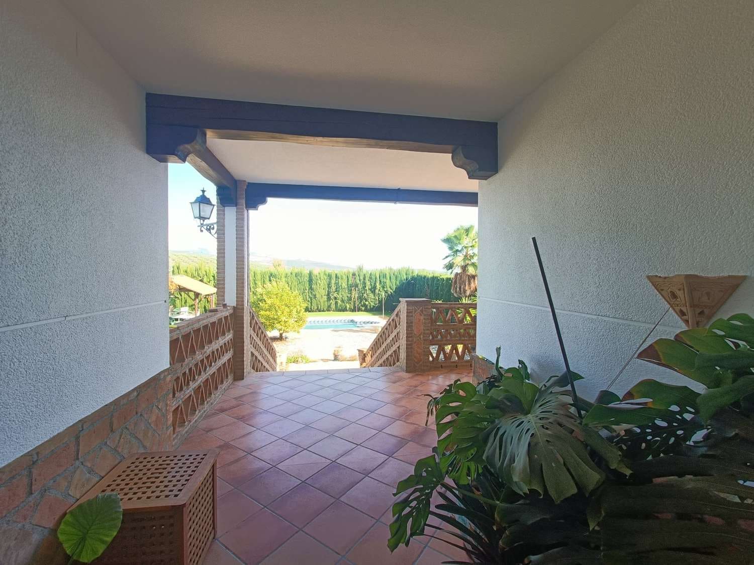 2 bedroom Townhouse for sale in Huetor Tajar with pool - € 540,000 (Ref: 9413558)