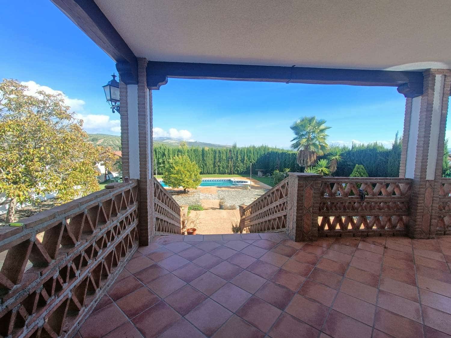 2 bedroom Townhouse for sale in Huetor Tajar with pool - € 540,000 (Ref: 9413558)