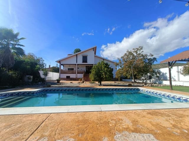 2 slaapkamer Huis te koop in Huétor Tájar met zwembad - € 540.000 (Ref: 9413558)