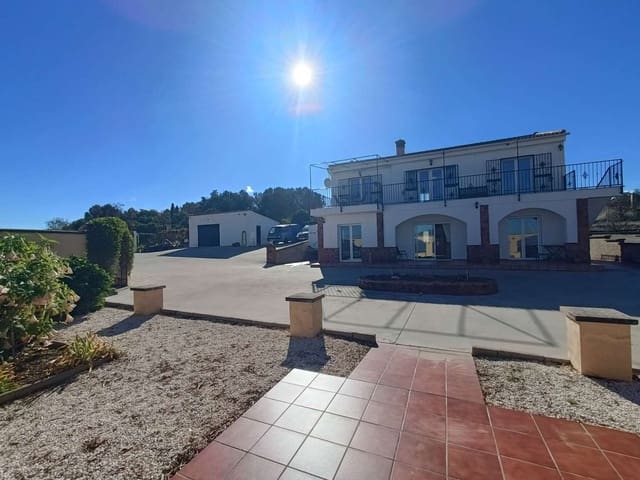6 soveværelse Finca/Landehus til salg i Moraleda de Zafayona med swimmingpool - € 385.000 (Ref: 9430741)