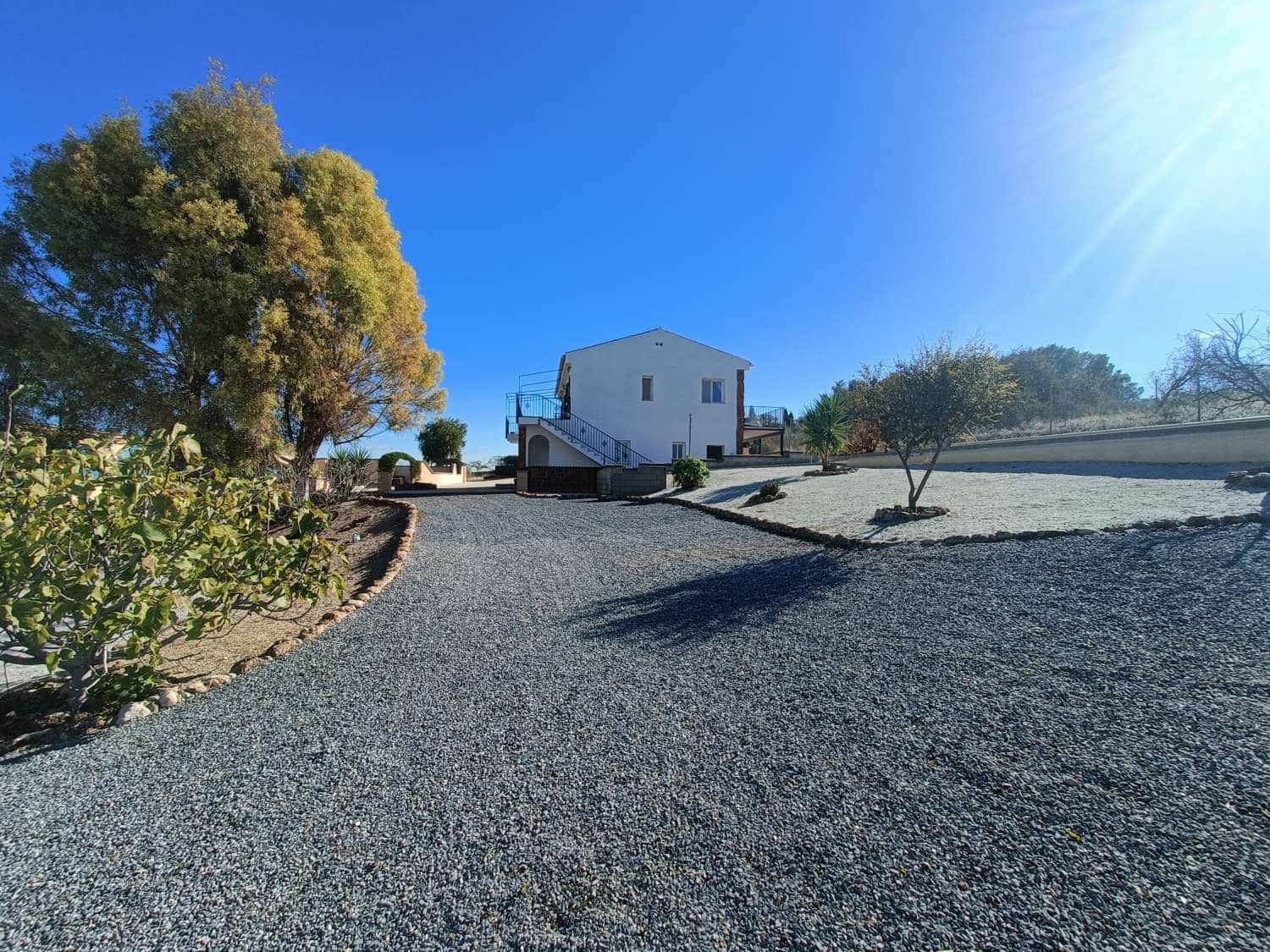 6 makuuhuone Maalaistalo myytävänä paikassa Moraleda de Zafayona mukana uima-altaan - 385 000 € (Ref: 9430741)