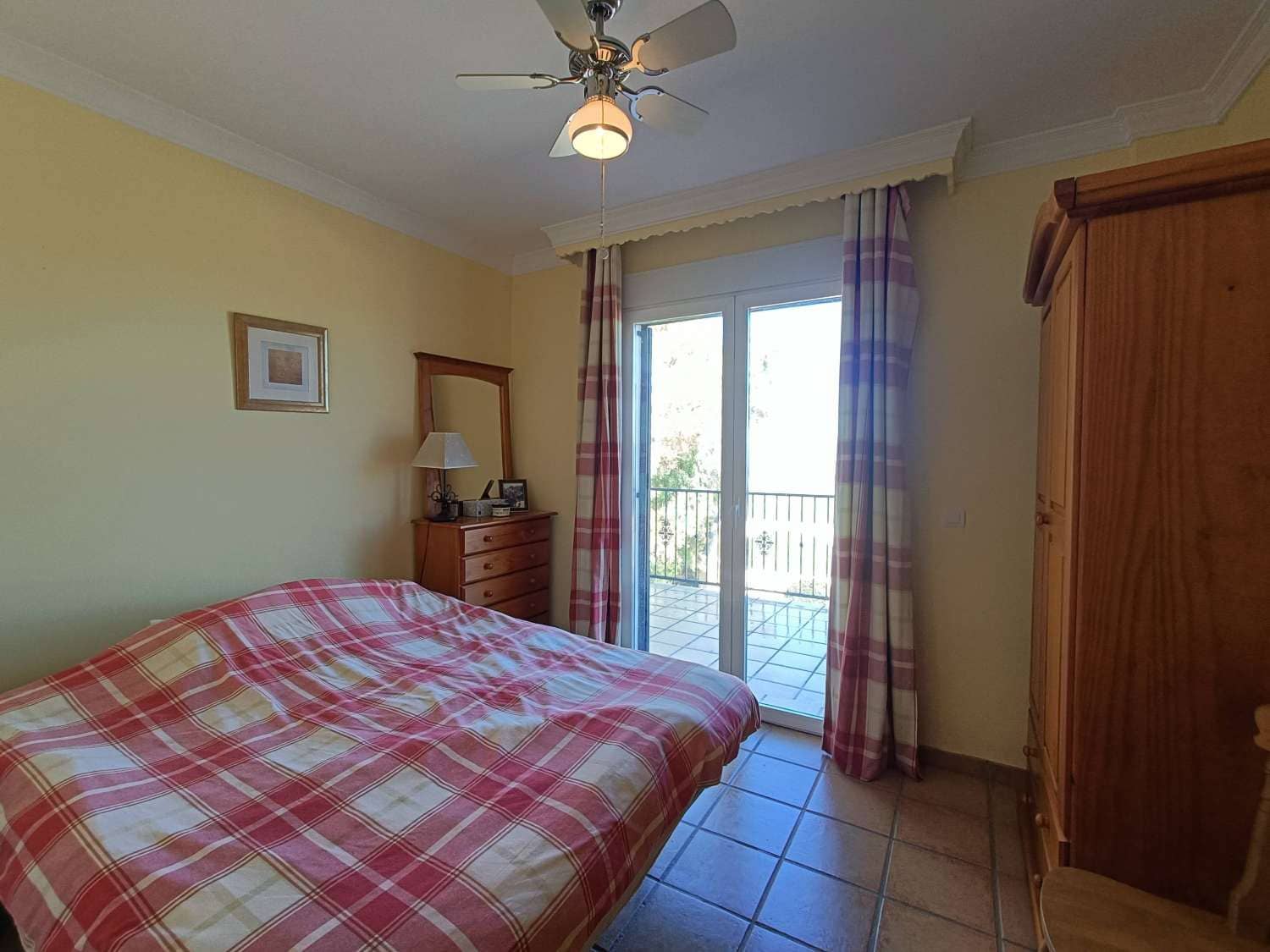 6 makuuhuone Maalaistalo myytävänä paikassa Moraleda de Zafayona mukana uima-altaan - 385 000 € (Ref: 9430741)