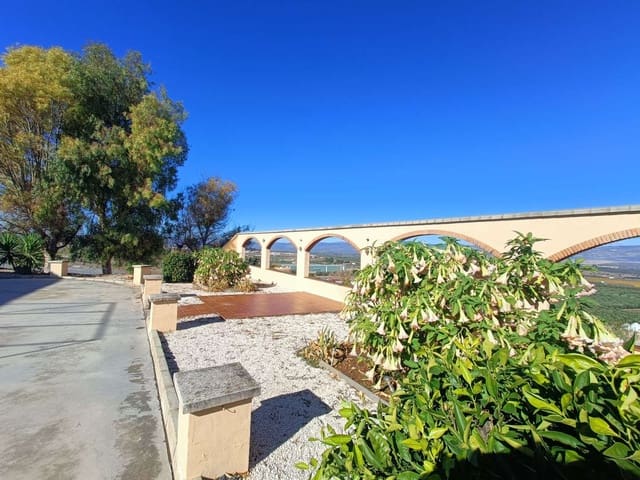 6 soveværelse Finca/Landehus til salg i Moraleda de Zafayona med swimmingpool - € 385.000 (Ref: 9430741)