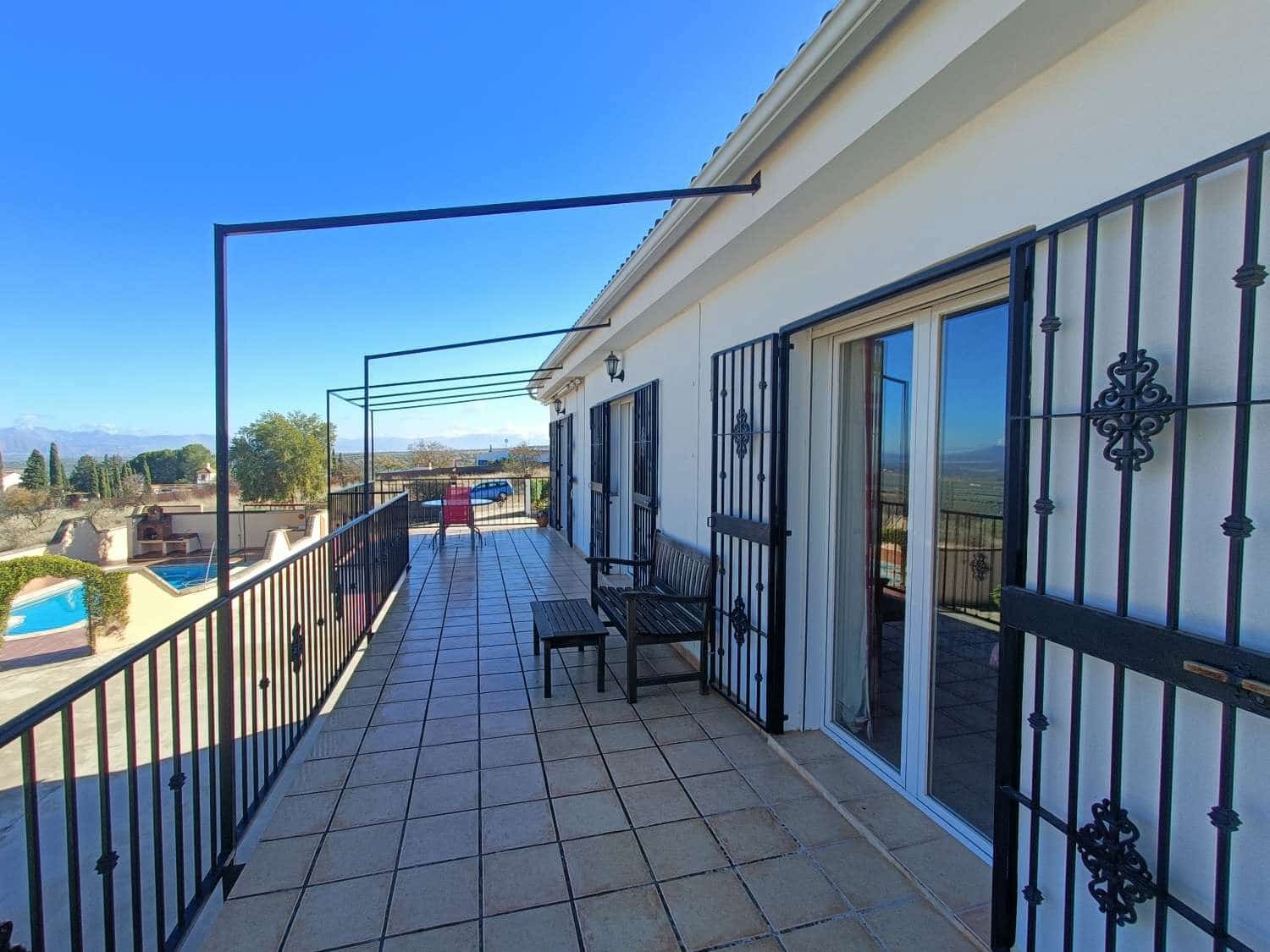 6 makuuhuone Maalaistalo myytävänä paikassa Moraleda de Zafayona mukana uima-altaan - 385 000 € (Ref: 9430741)