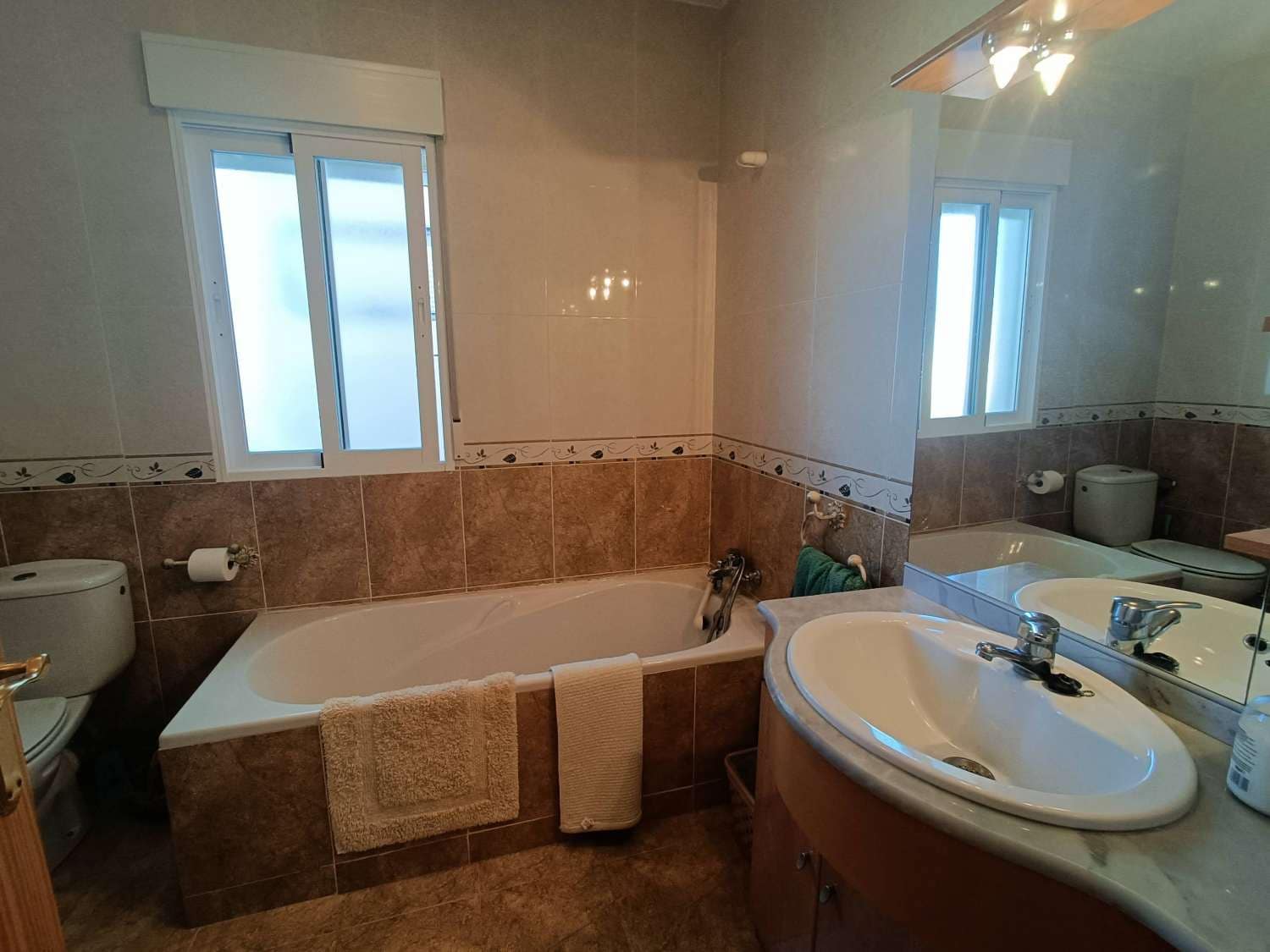 6 makuuhuone Maalaistalo myytävänä paikassa Moraleda de Zafayona mukana uima-altaan - 385 000 € (Ref: 9430741)