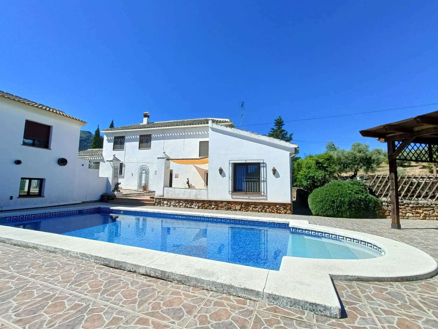 4 soverom Finca/Herregård til salgs i Loja med svømmebasseng - € 399 000 (Ref: 9473737)