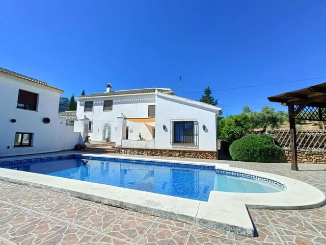 Finca/Casa Rural de 4 habitaciones en Loja en venta con piscina - 399.000 € (Ref: 9473737)