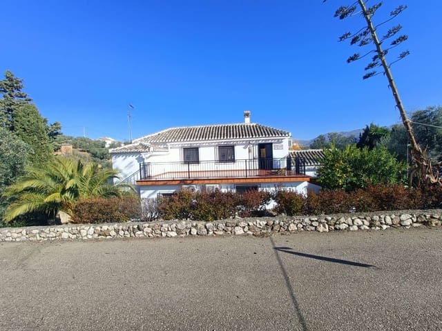 Finca/Casa Rural de 4 habitaciones en Loja en venta con piscina - 399.000 € (Ref: 9473737)