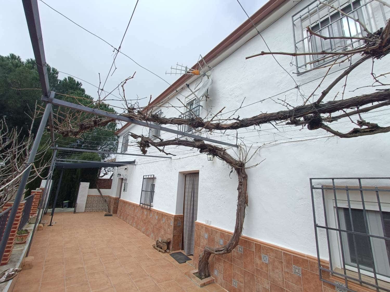 5 bedroom Finca/Country House for sale in Montefrio with garage - € 240,000 (Ref: 9746834)