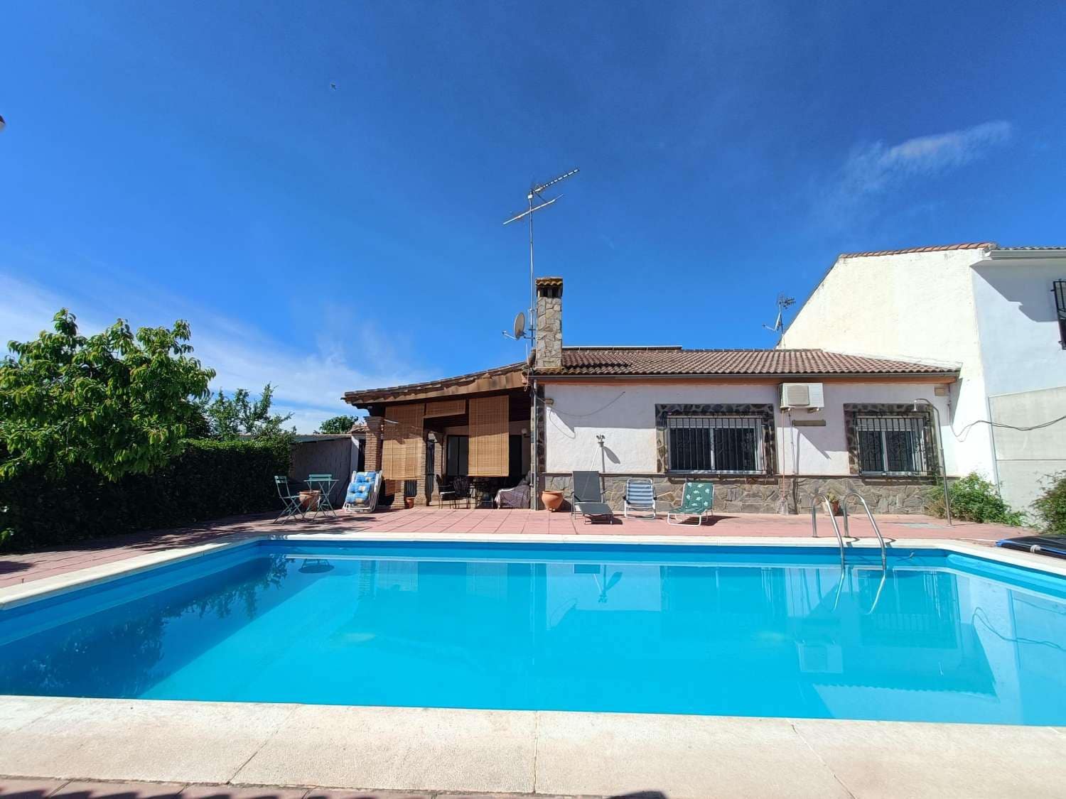 2 bedroom Townhouse for sale in Illora with pool garage - € 190,000 (Ref: 9844792)