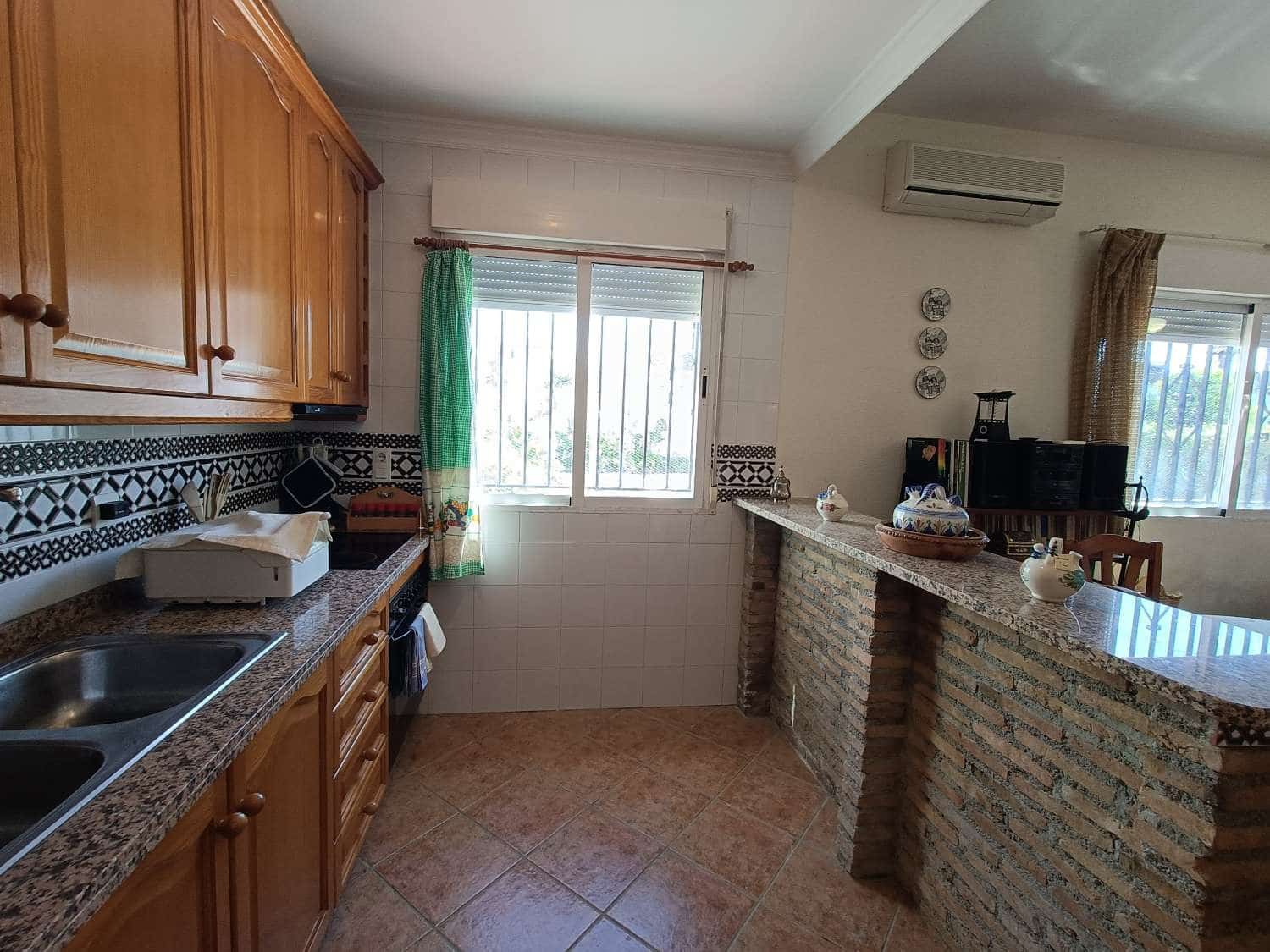 2 bedroom Townhouse for sale in Illora with pool garage - € 190,000 (Ref: 9844792)